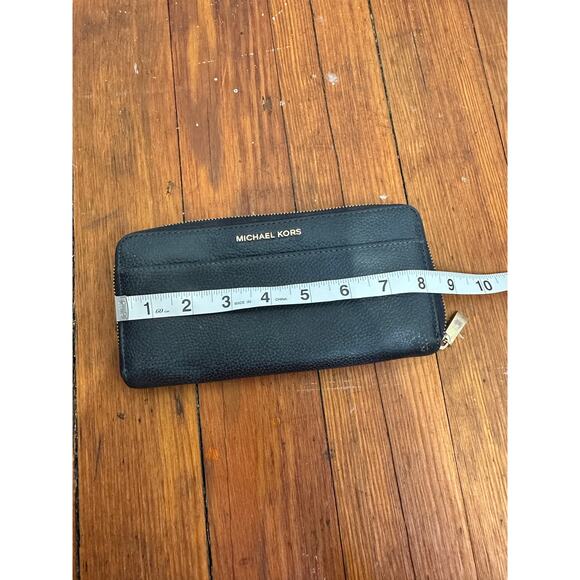 MICHAEL KORS Navy Mercer Multipocket Continental Zip Up Wallet - Picture 10 of 12